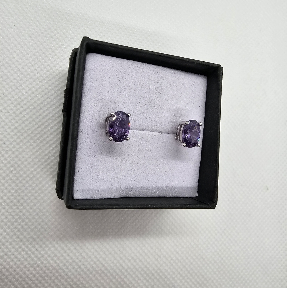 Elegant Amethyst Purple Sterling Stud Earrings.1ct each - Picture 3 of 4